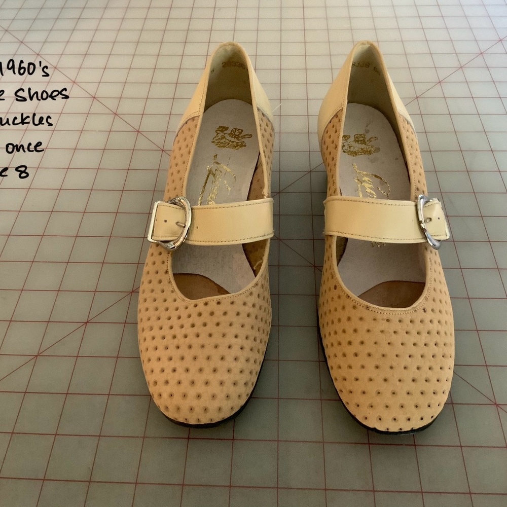 Vintage 1960 Shoes Beige Size 8